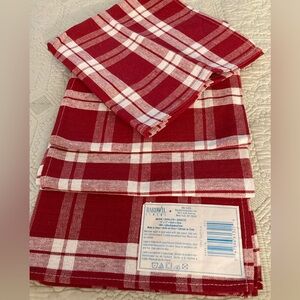 New w Tags Set of 4 100% Cotton Napkins 17” x 17” Machine Washable 4/$19